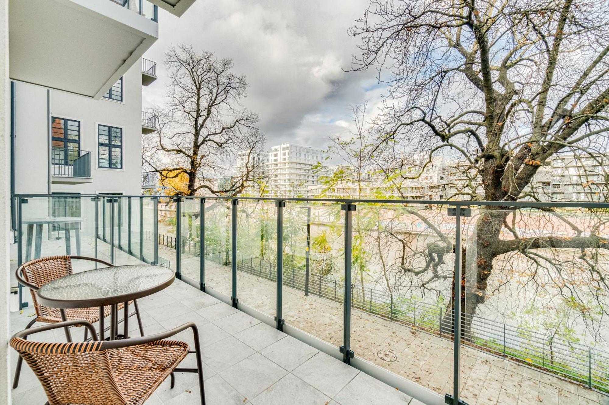 Apartament Riverside View - Parking Free ヴロツワフ エクステリア 写真